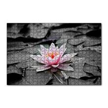 Cakapuzzle Siyah Beyaz Lotus Yaprakları ve Pembe Nilüfer Çiçeği 120 Parça Ahşap Puzzle