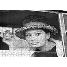 Cakapuzzle Sophia Loren Otomobilde 120 Parça Ahşap Puzzle