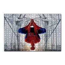 Cakapuzzle Ters Asılı Duran Spider Man 120 Parça Ahşap Puzzle