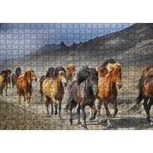 Cakapuzzle Tozlu Yolda Koşan Vahşi Atlar 120 Parça Ahşap Puzzle