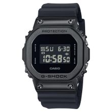 Casio GM-5600UB-1DR Erkek Kol Saati