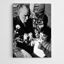 Dekolata Atatürk Manevi Kızı İle 70x100 cm Kanvas Tablo