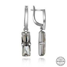 Gumush T7100 Swarovski Crystal Taşlı Beyaz Baget Sallantılı Kadın Gümüş Küpe