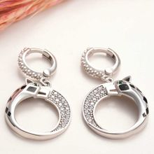 Gumush T8044 ​Sallantılı Kaplan Figürlü Kadın Gümüş Küpe