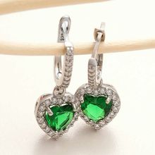 Gumush T8062 Yeşil Taşlı Kalpli Kadın Gümüş Küpe