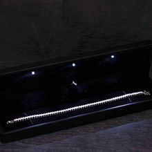 Gumush T8427 Işıklı Kutulu 4 mm Beyaz Taşlı Su Yolu Kadın Gümüş Bileklik