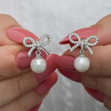 Gumush T8470 Fiyonk İnci Kadın Çivili Gümüş Küpe