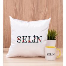 Hediye Dükkanı Kişiye Özel Çiçek Harf Tasarım İsim Yazılı Sarı Kupa Bardak ve Kare Yastık