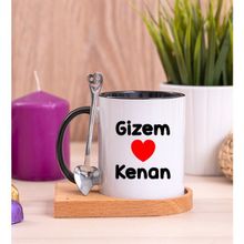 Hediye Dükkanı Kişiye Özel Sevgililere Özel İsim Yazılı Ahşap Altlıklı Kaşıklı Siyah Kupa Bardak