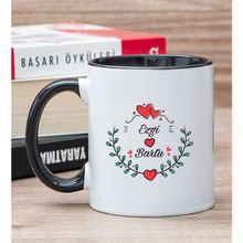 Hediye Dükkanı Kişiye Özel Sevgiliye Hediye İsim ve Kalpli Siyah Kupa Bardak