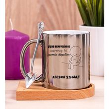 Hediye Dükkanı Kişiye Özel Varmış Ki Yemiş Diyelim Esprili Ahşap Altlıklı Silver Kupa Bardak