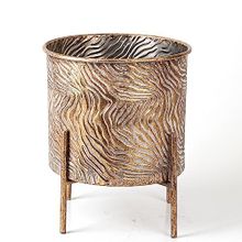 Herdekora Dalga Desenli Ayaklı Silindir Metal Altın Eskitme 26x32x26 cm Çiçeklik Saksı