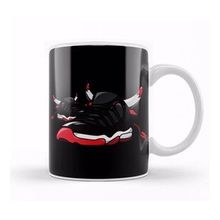 Humuts Air Jordan 5 Fire Red Shoebox Illustration Kupa Bardak