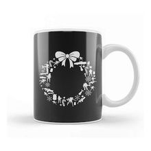 Humuts Aliens Christmas Wreath Pattern Kupa Bardak