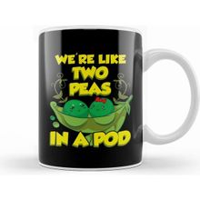 Humuts Cute We Re Like Two Peas In A Pod Funny Food Pun Kupa Bardak