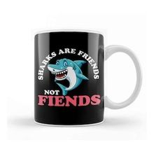Humuts Funny Sharks Are Friends Not Fiends Cute Shark Pun Kupa Bardak