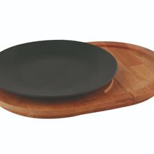 Lava 21 cm Siyah Döküm Yuvarlak Servis Tabağı ve Kayın Servis Ahşabı