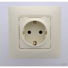 Legrand 767115 Salbei Beyaz Çocuk Korumalı Topraklı Priz