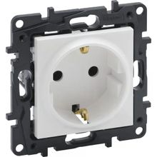Legrand Raventi Beyaz Çerçeveli Topraklı Priz