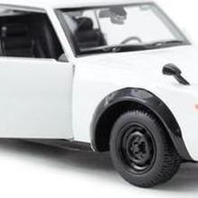 Maisto 1973 Nissan Skyline 2000GT-R KPGC110 Model Araba