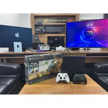 Microsoft Xbox One X Çift Kol Oyun Konsolu (İkinci El)