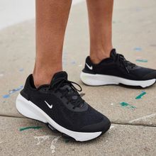 Nike DZ3547-001 W Versair Siyah Kadın Spor Ayakkabı