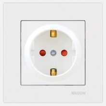 Nilson Moda Beyaz Çocuk Korumalı Topraklı Priz