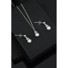 Papatya Silver 925 Ayar Gümüş Rodyum Kaplama Beyaz Opal Yuvarlak Kolye ve Çivili Küpe Set