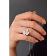 Papatya Silver 925 Ayar Rodyum Kaplama Zirkon Taşlı Frezya Çiçeği Gümüş Kolye