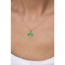 Papatya Silver 925 Ayar Rose Kaplama Parlayan Rüya Serisi Tasarım Ebruli Yeşil Cam Boyalı Lotus Kadın Gümüş Kolye