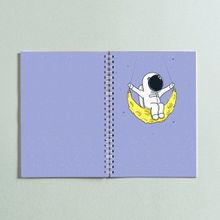 Paytak Moda Astronot Ay Tasarımlı A5 96 Yaprak Çizgisiz Spiralli Defter