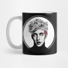 Pixxa Troye Sivan Kupa Bardak