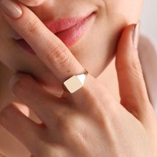 Sembol Gold (Kişiselleştir) Kare 0,9 cm 14K Altın Şövalye Yüzük