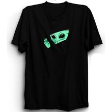 The Fame Alien In The Window Penceredeki Uzaylı Ufo Uzay Siyah Çocuk T-shirt