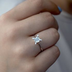 0.06 ct Lazerli Pırlanta Badem Tırnak Tektaş Yüzük