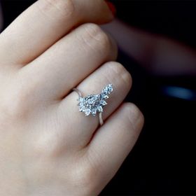 0.13 ct Damla Taç Modern Tasarım Pırlanta Yüzük