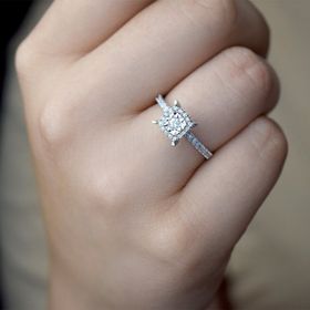 0.15 ct Çok Taşlı Lazerli Tektaş Yüzük