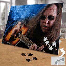 02064 Gitar Çalan Uzun Saçlı Adam 240 Parça Puzzle Yapboz