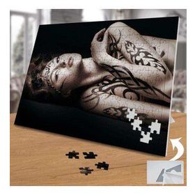 02067 Yatan Dövmeli Kadın 240 Parça Puzzle Yapboz