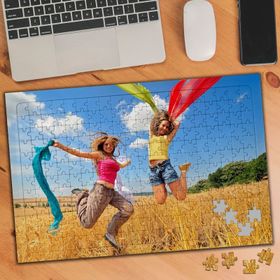 02069 Buğday Tarlasında Eğlenen Kızlar 240 Parça Puzzle Yapboz