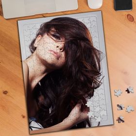 02072 Saçını Savuran Manken 240 Parça Puzzle Yapboz