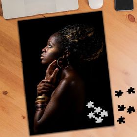 02073 Siyahi Manken 240 Parça Puzzle Yapboz