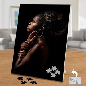 02073 Siyahi Manken 240 Parça Puzzle Yapboz