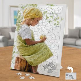 02093 Elma Yiyen Sevimli Kız 240 Parça Puzzle Yapboz