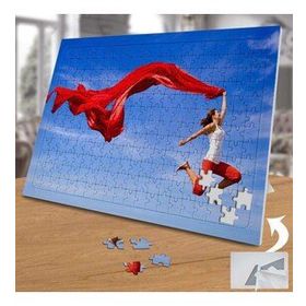 02108 Kırmızı Tüllü Neşeli Kadın 240 Parça Puzzle Yapboz