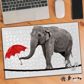 02325 Kırmızı Şemsiyeli İp Üstünde Fil 240 Parça Puzzle Yapboz