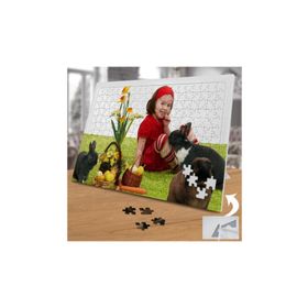 024566 Bahçede Tavşanlarla Sevimli Kız 240 Parça Puzzle Yapboz