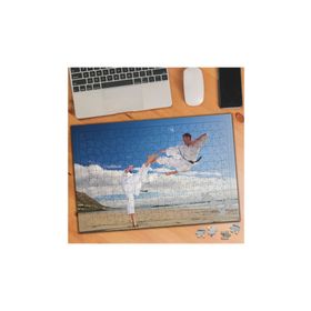 024726 Sahilde Tekvando Yapan Çift 240 Parça Puzzle Yapboz
