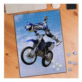 024790 Motosikletle Uçan Adam 240 Parça Puzzle Yapboz