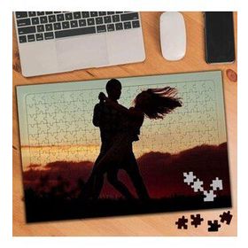 024937 Çimenlerde Dans Eden Çift 240 Parça Puzzle Yapboz